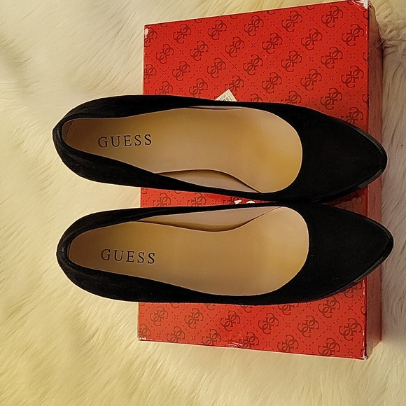 Guess Heels - Picture 2 of 7